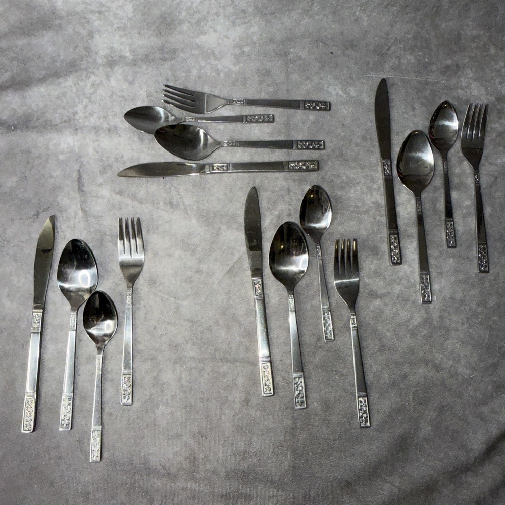 16 Pieces Customcraft CUS3 Stainless Textured Silverware Flatware Taiwan
